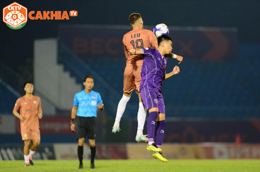 "Sao Mai Tỏa Sáng, Bình Dương Lội Ngược Dòng Kịch Tính Trong Ngày V-League Hồi Sinh"