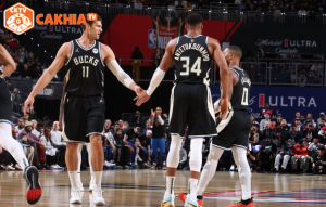 "Giannis Antetokounmpo ghi triple-double, đưa Milwaukee Bucks giành chức vô địch NBA lần đầu tiên"