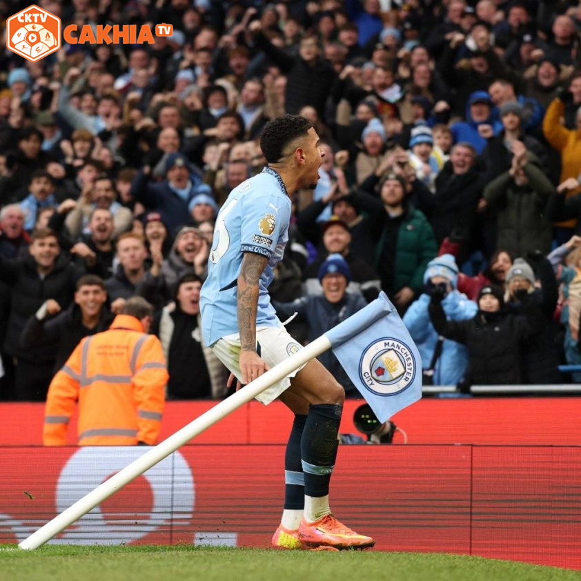 "Savinho - Tân binh giá rẻ làm nên chuyện tại Man City"